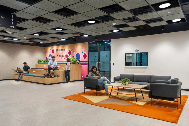Collaboration-area-in-office-design