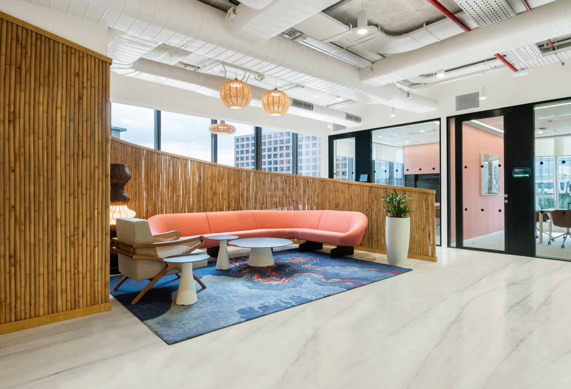 How Organizations Can Curate a Seamless Street-to-Seat Experience for Their Employees?